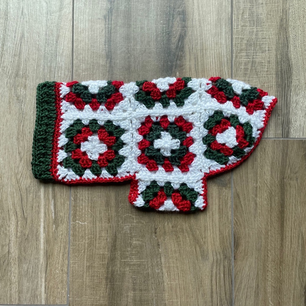 Dog Sweater Medium Crochet Christmas Holiday White Green Red - Picture 3 of 9